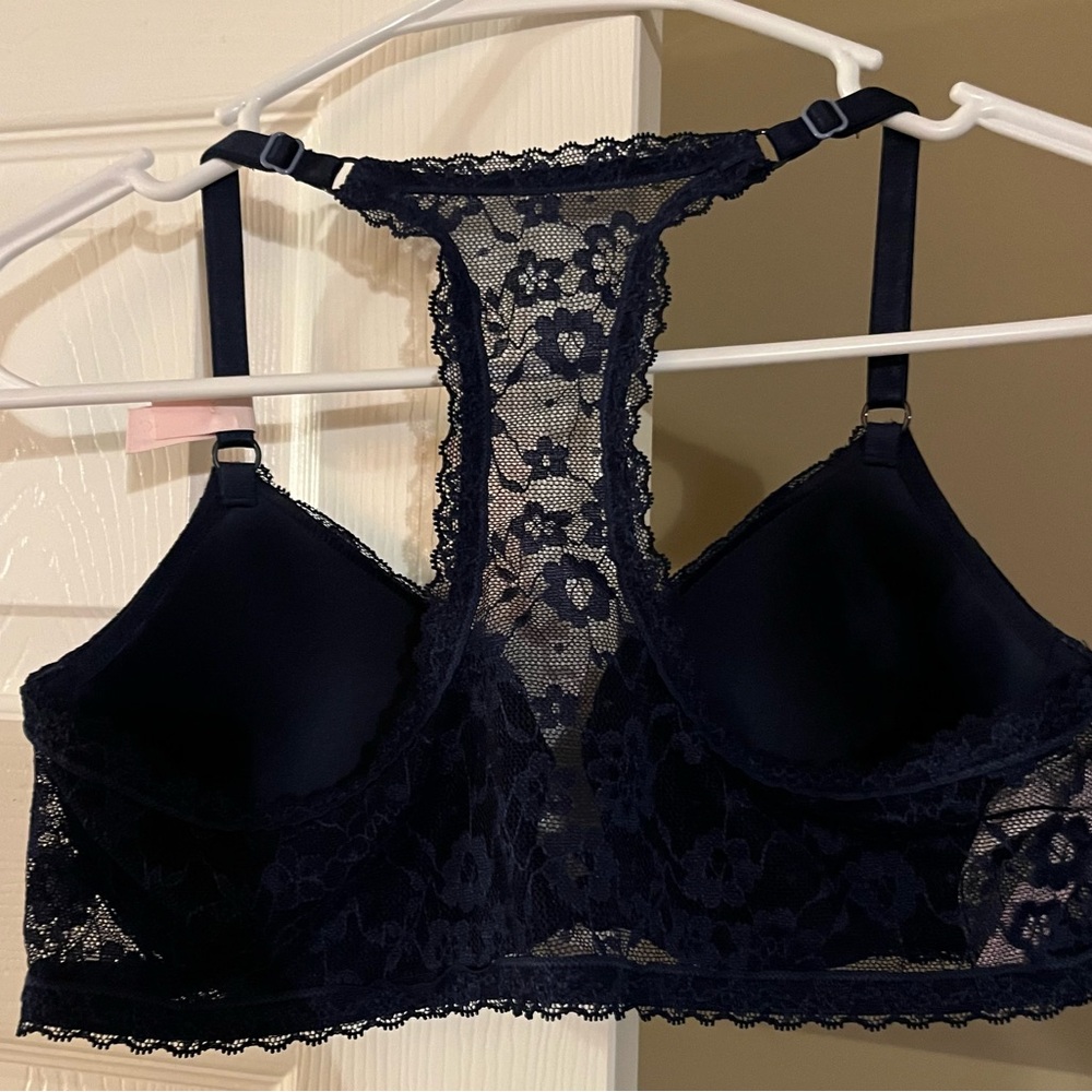 NWT Victoria's Secret Navy Lightly Lined Lace Bra Front Closure - Picture 2 of 3